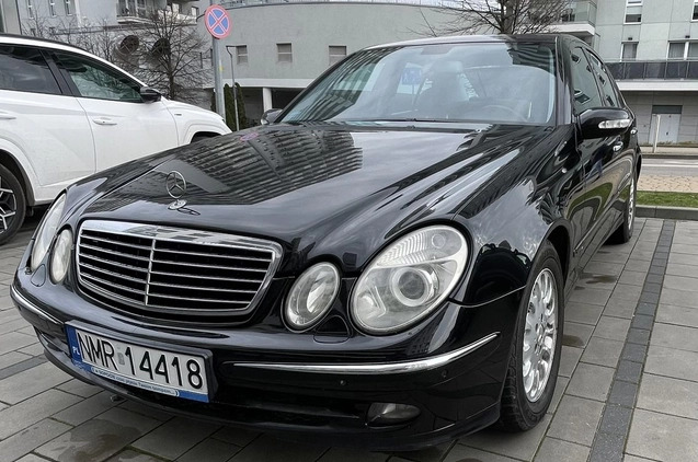 Mercedes-Benz Klasa E cena 18500 przebieg: 300000, rok produkcji 2004 z Gdańsk małe 79